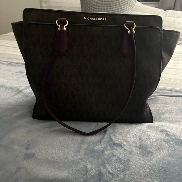 Michael Kors Purse - Picture 8 of 9